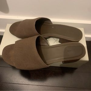 Oak + Fort Heeled mules in Linen size 7